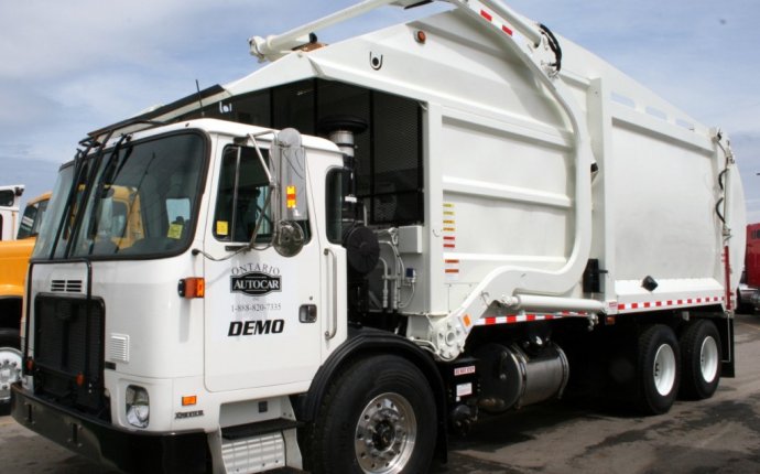 Global and Chinese Catering Garbage Truck Industry: Market Size