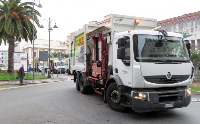 Livorno Daily Photo: Garbage Trucks