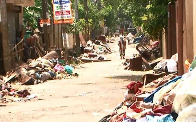 Rs. 18 million allocated for the removal of garbage in flood-hit
