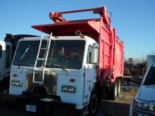 1998 PETERBILT 320