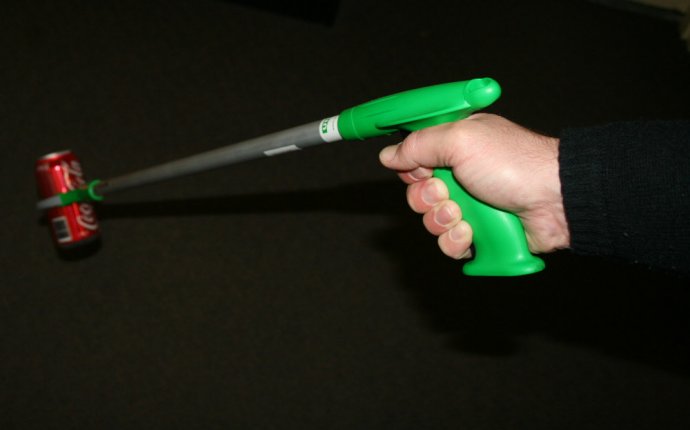 Garbage pick up tongs